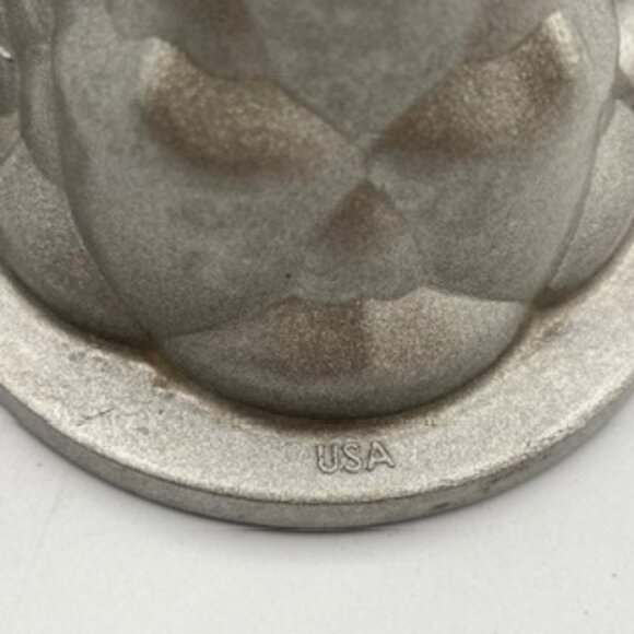 Nordic ware Castle Bundt Pan Cast Aluminum Non Stick 10 Cup Made USA - Picture 8 of 11